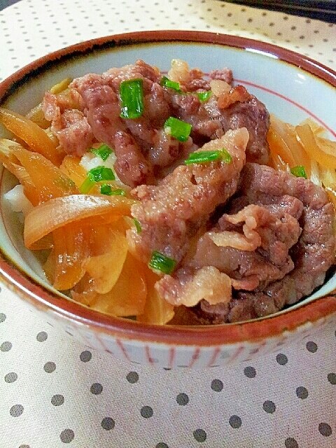 味付けはめんつゆだけの超簡単な 牛丼 レシピ 作り方 By ラズベリっち 楽天レシピ