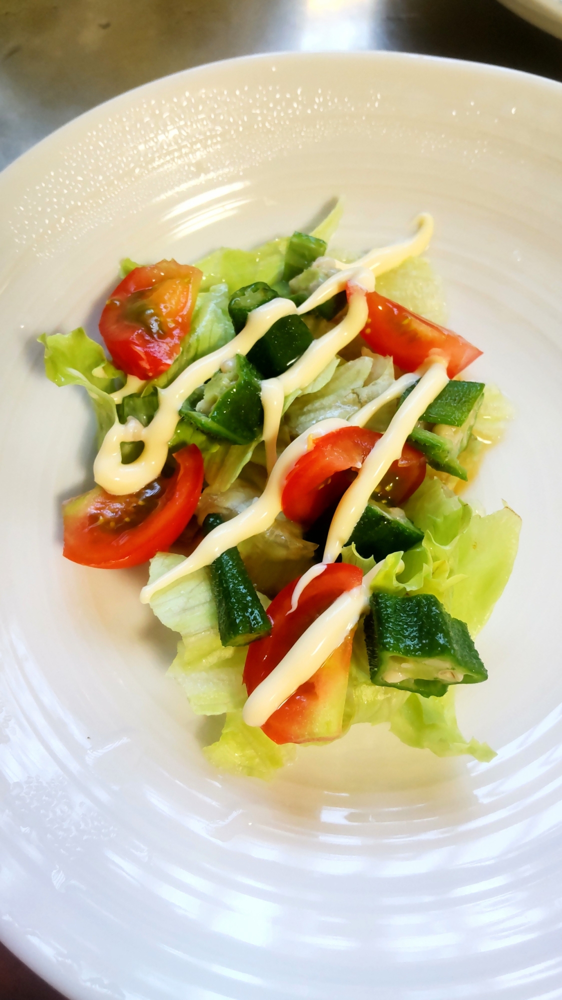 トマトとオクラのサラダ