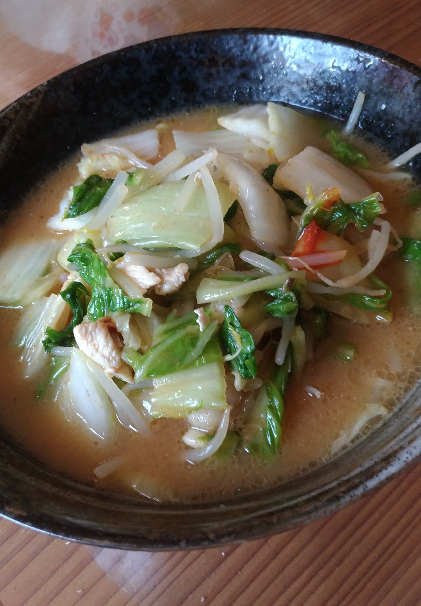 ピリ辛☆野菜たっぷり☆インスタント味噌ラーメン