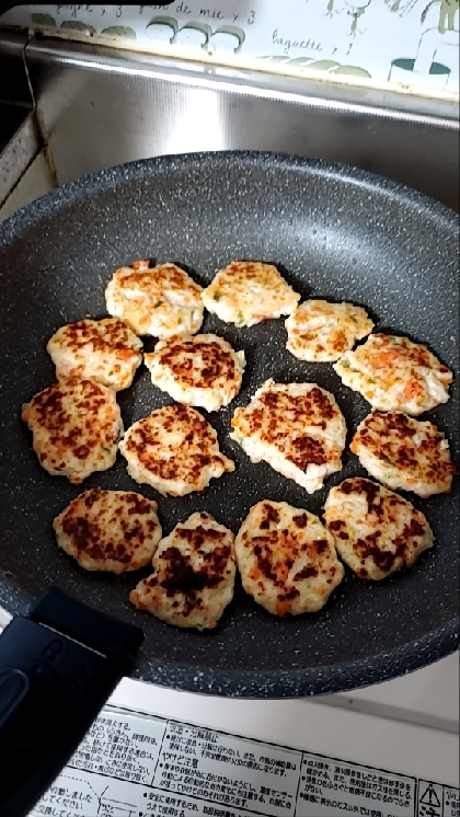 離乳食後期～手づかみ食べに！豆腐ハンバーグ