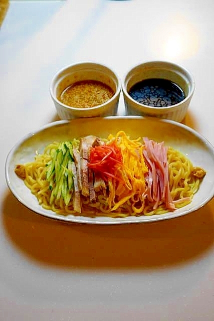 貴方は胡麻だれ派？それとも醤油だれ派？冷し中華