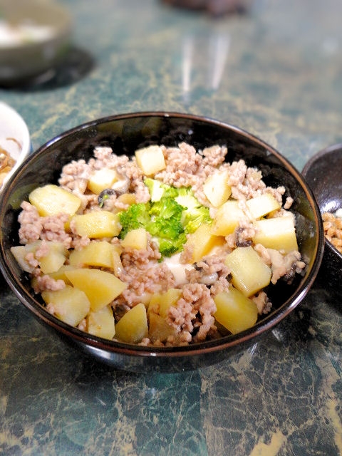 じゃが芋と豚ひき肉の餡かけ豆腐