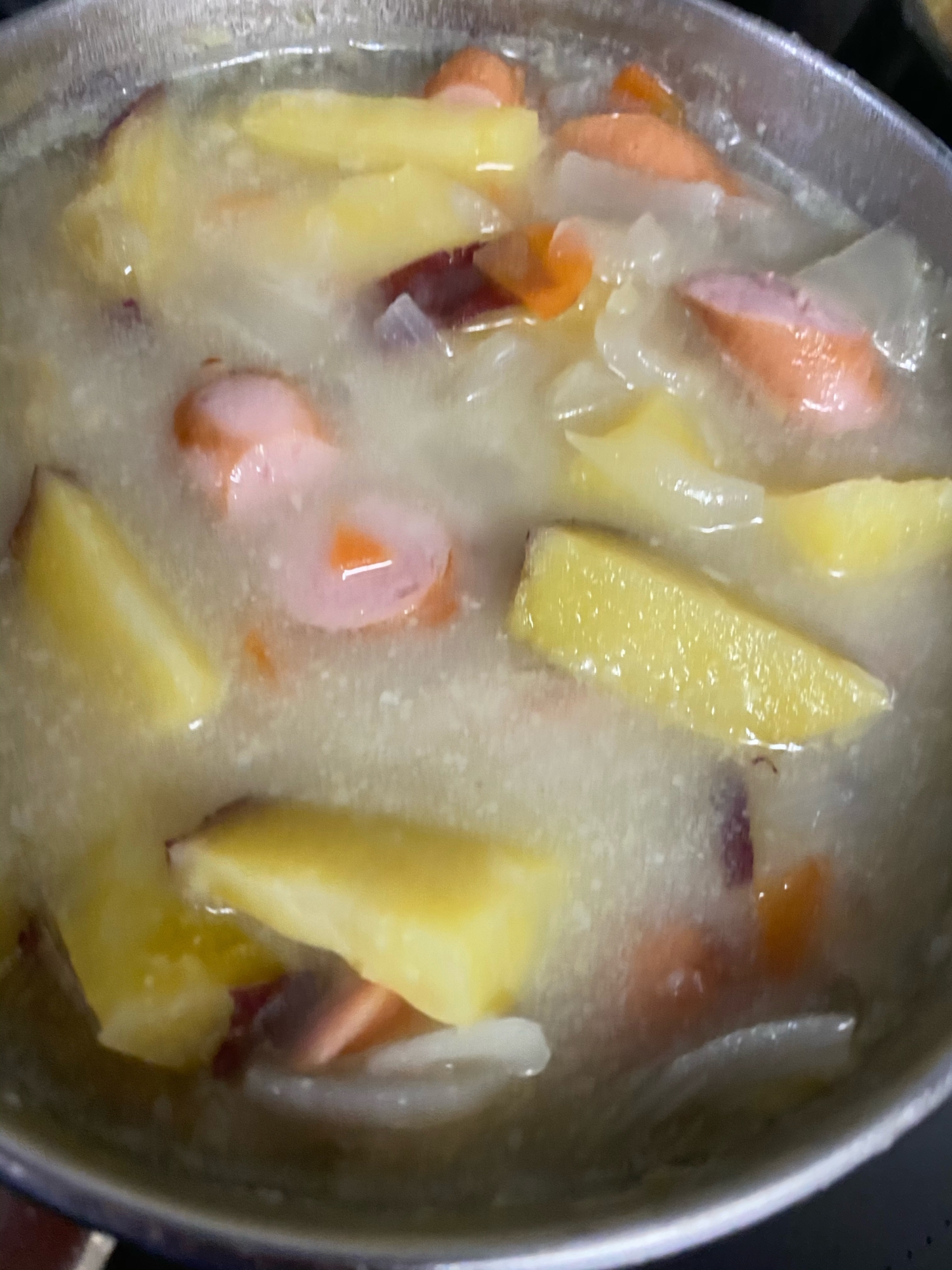 ゴロゴロ野菜のシチュー風スープ