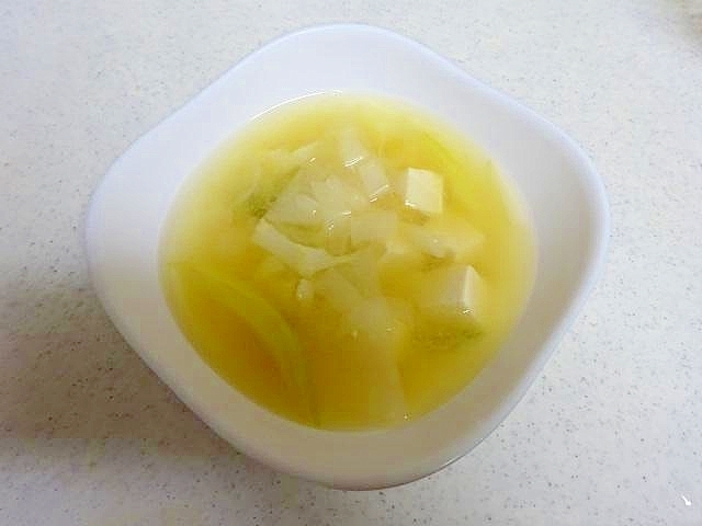 カリフラワーの葉の味噌汁
