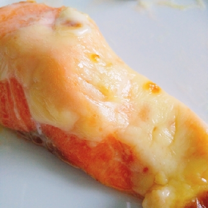塩麹でふっくら♪生鮭のチーズ焼き