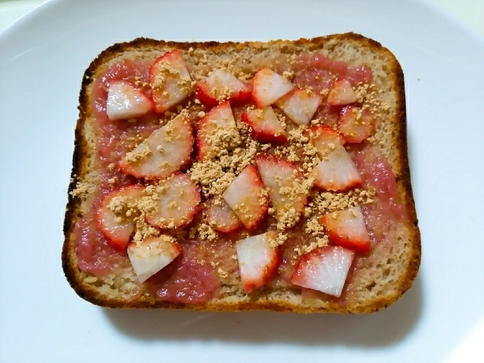 W苺ときな粉のトースト