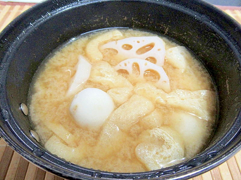レンコンと里芋の味噌汁