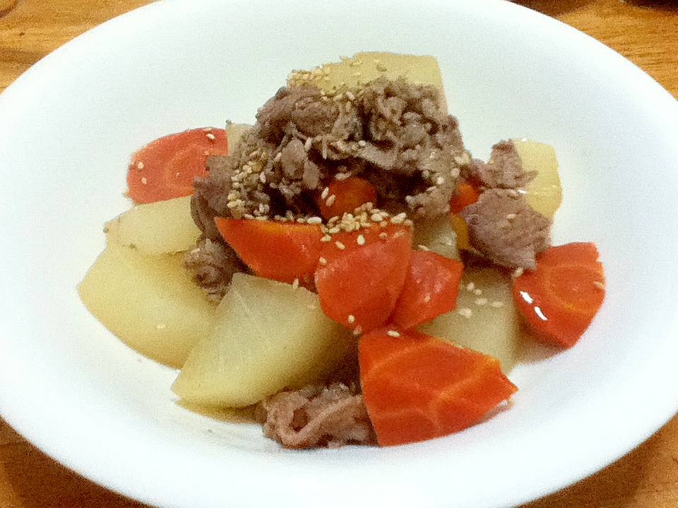 牛肉と大根のごま風味煮物