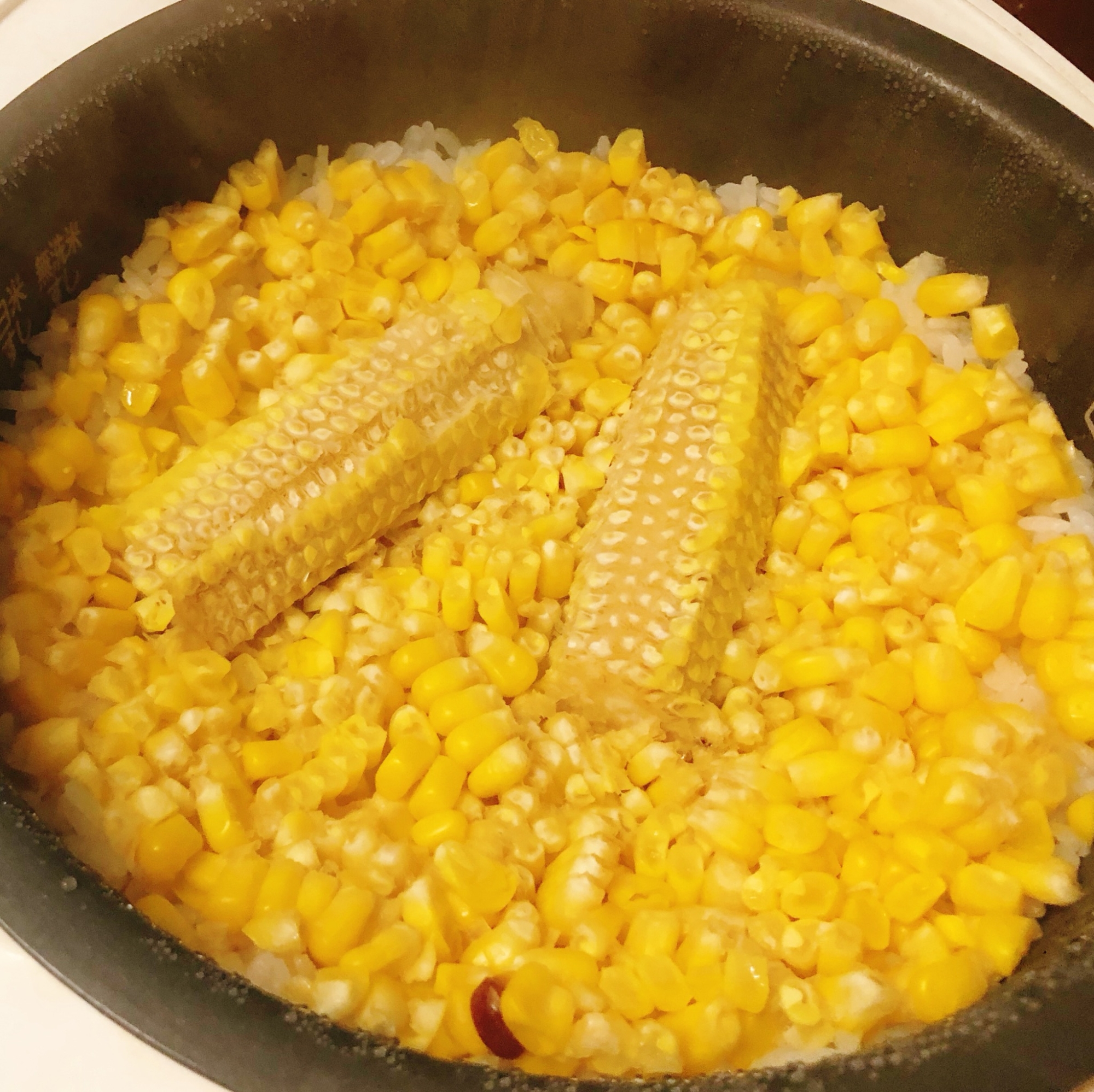 夏に食べたい！簡単とうもろこしご飯