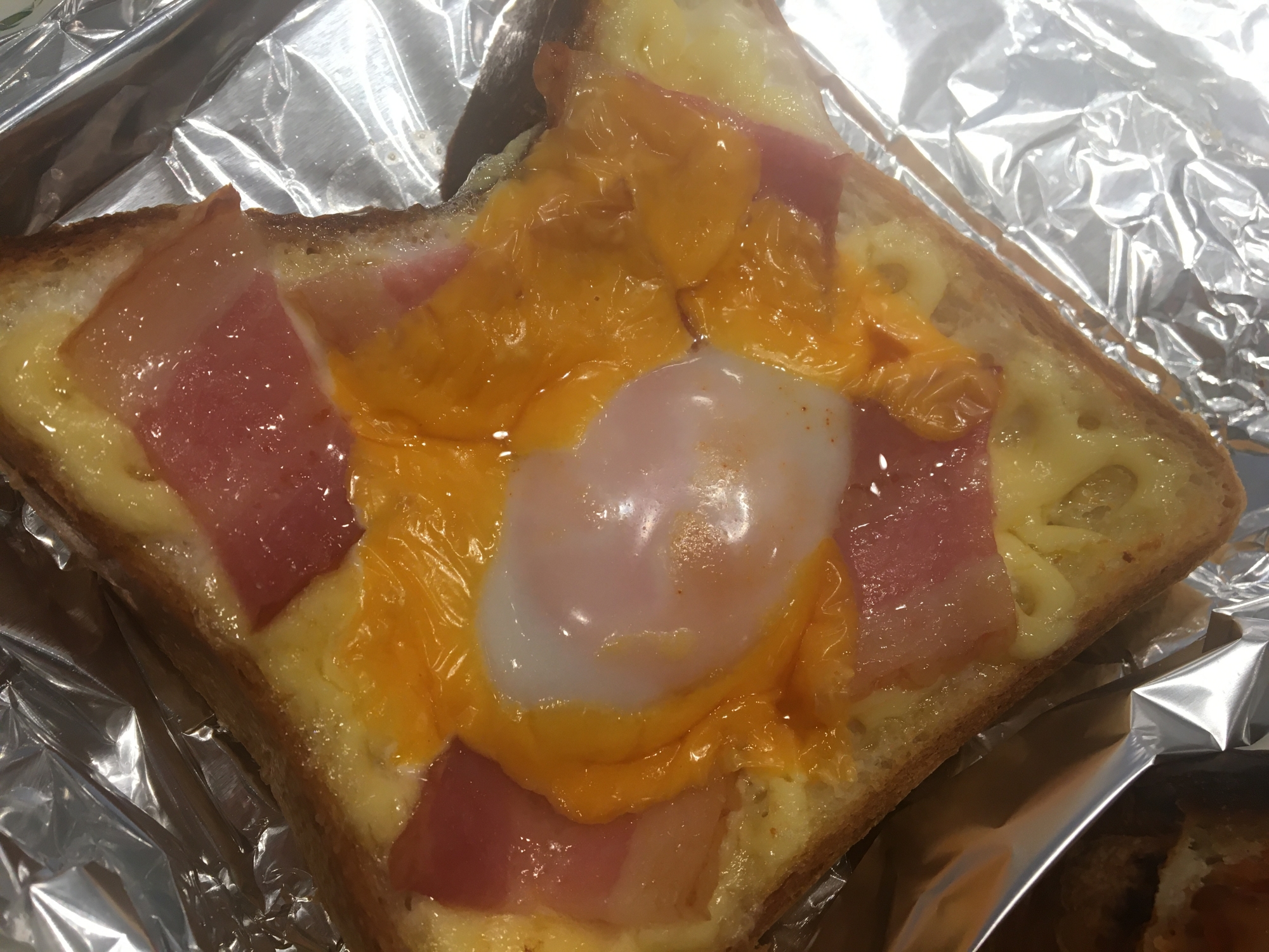 エッグチーズマヨトースト