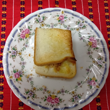 お弁当ꕤ きなこ蜂蜜サンドとフルーツ