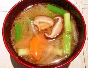 椎茸の軸は捨てないよ エコお味噌汁 レシピ 作り方 By まめもにお 楽天レシピ 椎茸の軸は捨てないよ エコお味噌汁 レシピ 作り方 By まめもにお 楽天レシピ