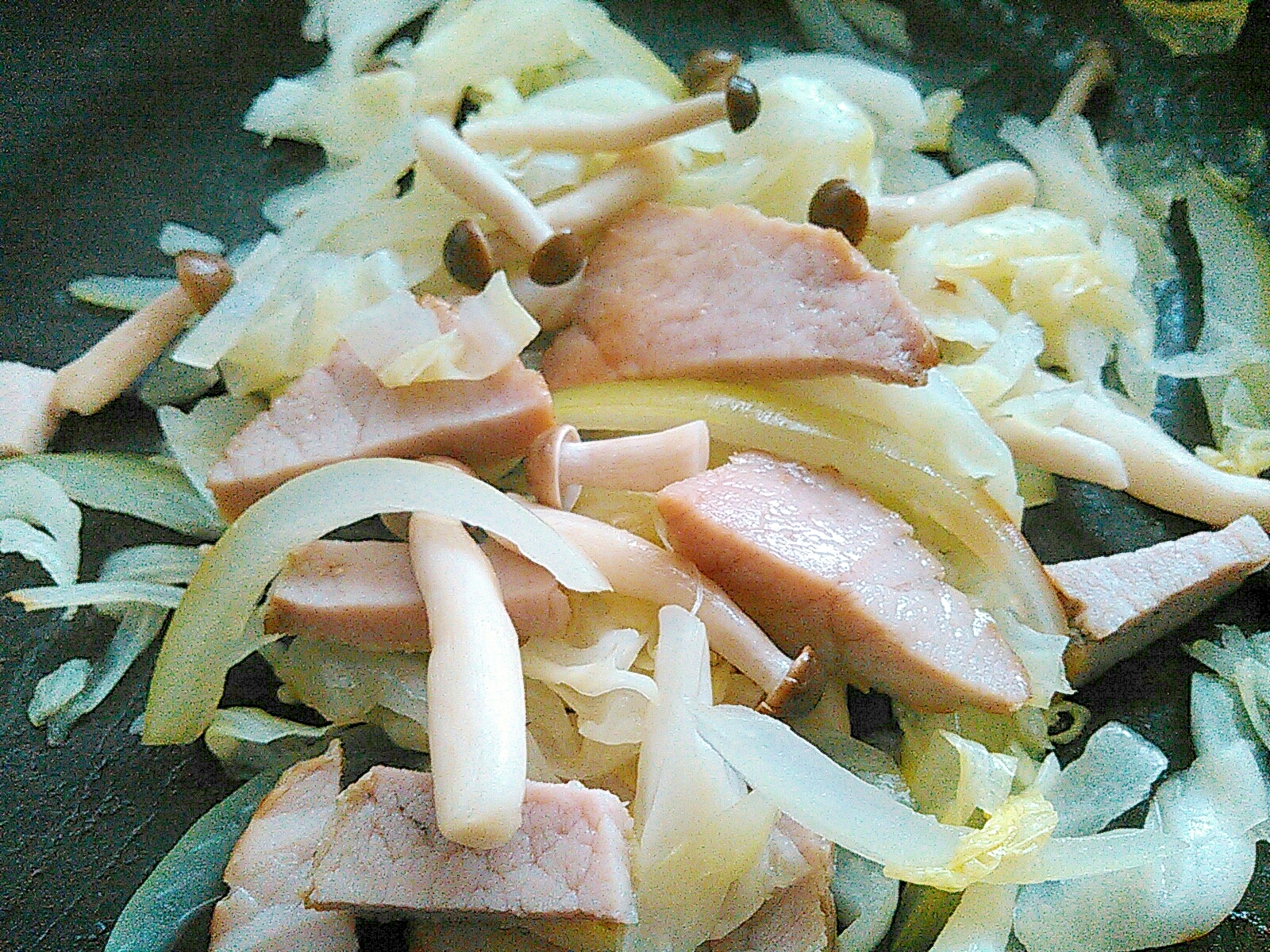 厚切りベーコンと野菜炒め
