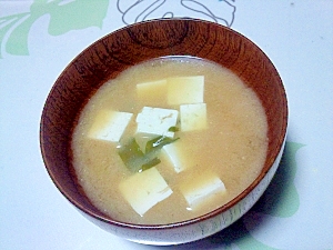 昆布茶で味噌汁 レシピ 作り方 By Aoi 楽天レシピ