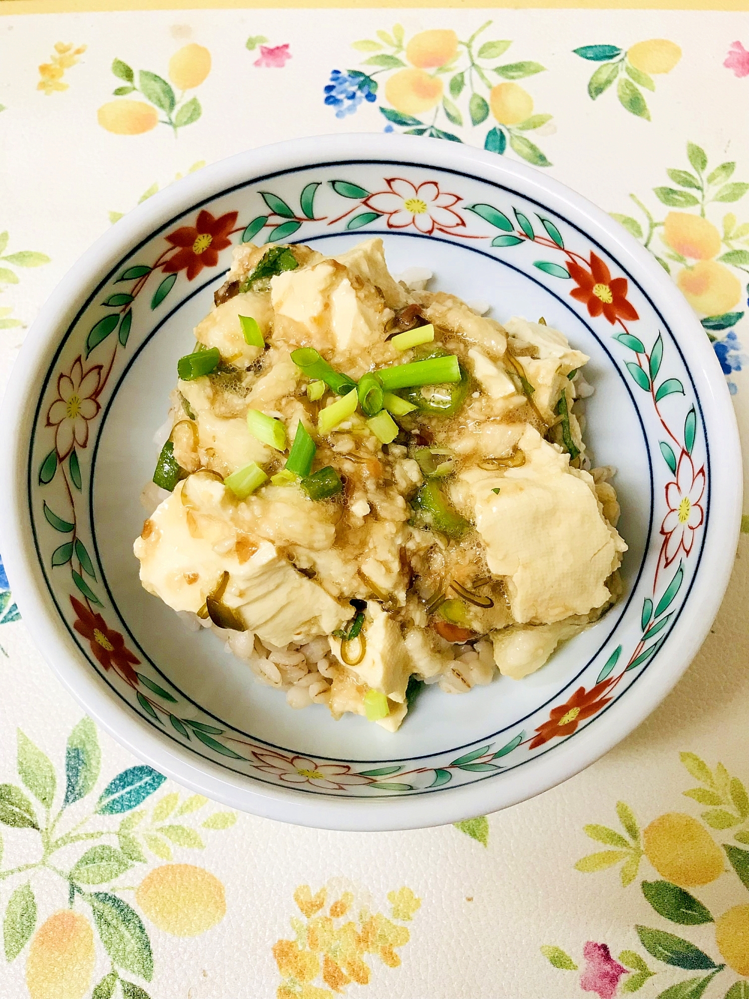 豆腐と長芋とオクラとめかぶのネバネバ丼