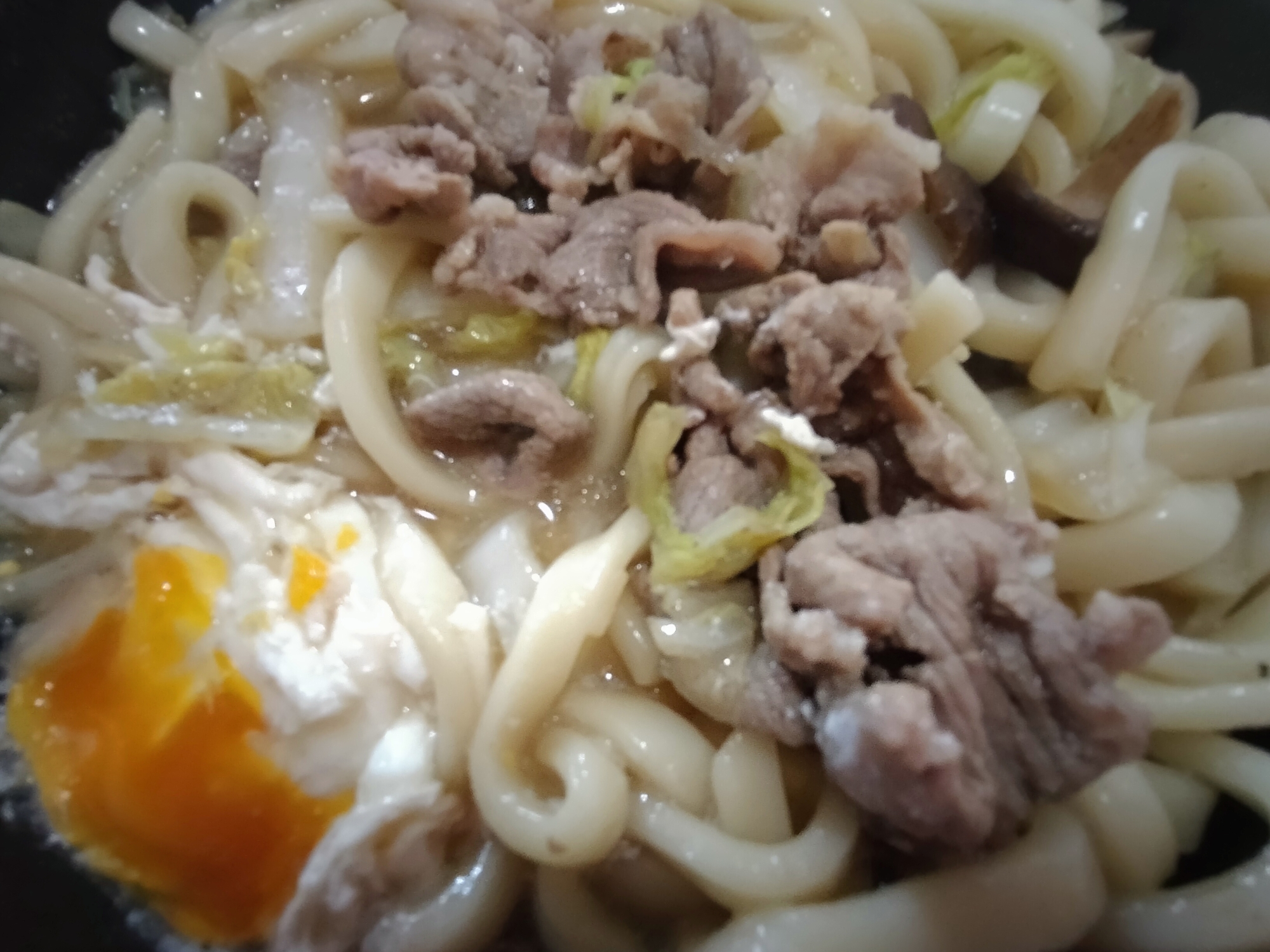 豚薄切り肉うどん椎茸と白菜と卵の煮込み鍋