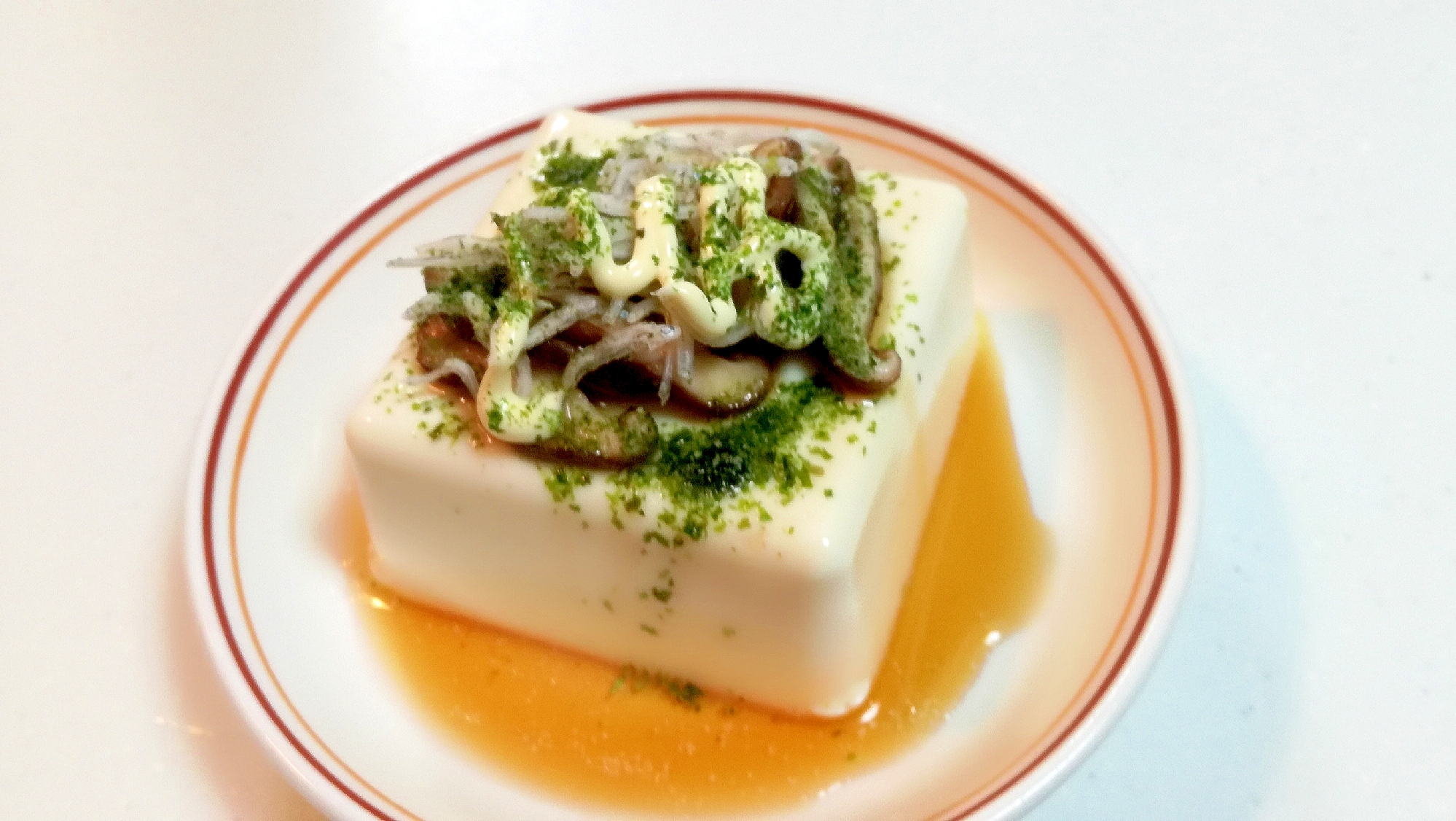 椎茸とじゃこと青のりの冷奴