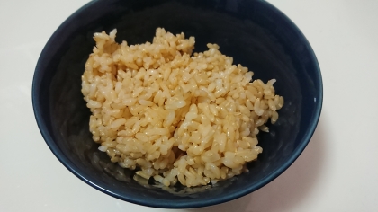 玄米デビューさせていただきました。
初めて玄米食べましたが白米より固く味が薄いんですね。
健康のため慣れるまで続けてみます。