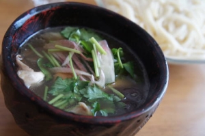 みょうがたっぷり夏の鶏肉つけ汁うどん