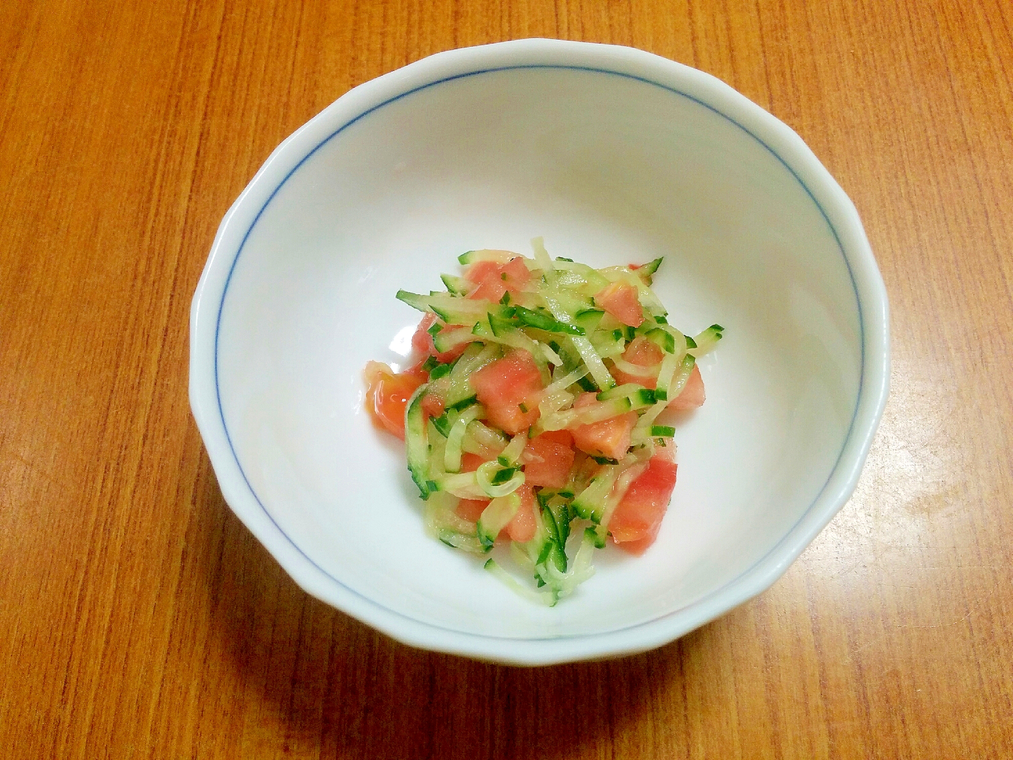 【離乳食】きゅうりとトマトのサラダ