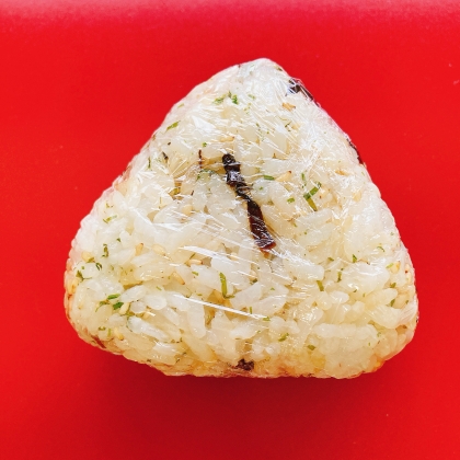 青海苔と塩昆布と黒ごまの醤油おにぎり