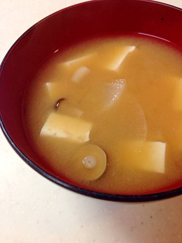 大根としめじと豆腐のお味噌汁