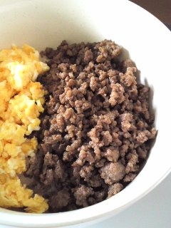 おろし生姜を少し入れました♪ 合挽肉しか冷凍庫になくて作ってみました！合挽肉だと肉の旨みがしっかりと出て美味しいですね(*^ω^*) 作ってみてよかったです♪