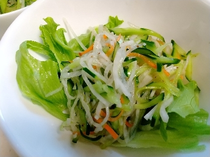 生野菜たっぷり☆千切り野菜のサラダ