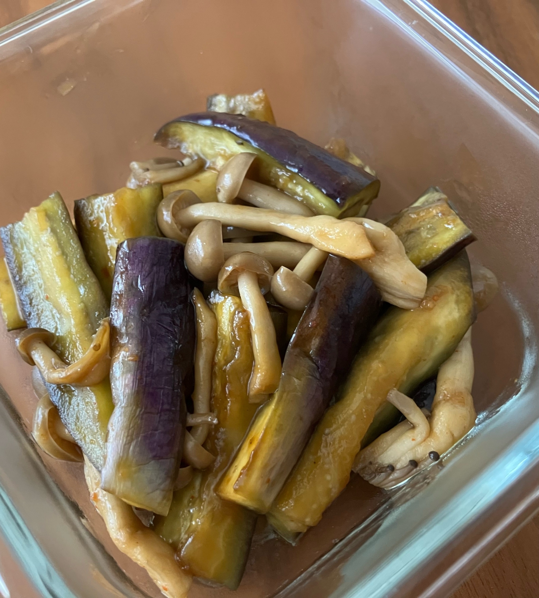 なすとしめじの炒め物