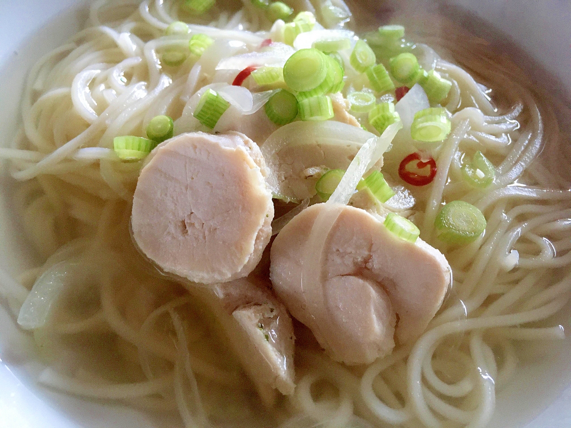 余った鶏ハムと冷麦で☆ベトナムフォー風にゅうめん