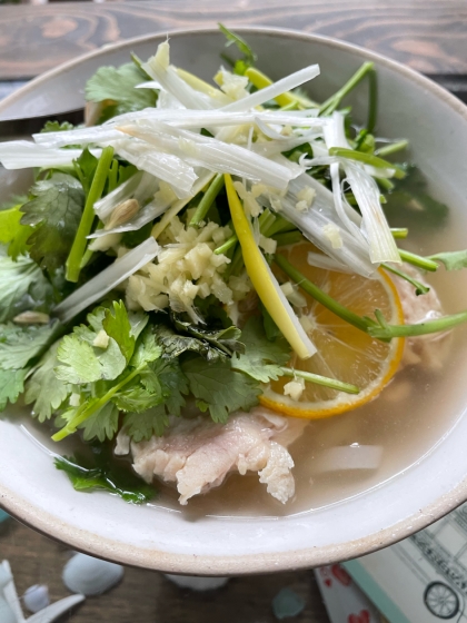 茹で鶏でスープも具もできちゃう！簡単フォー