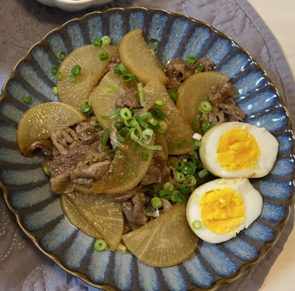 大根と豚バラのゆで卵を入り煮物