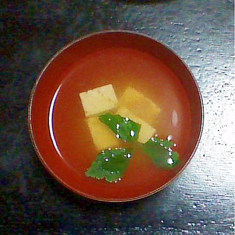 三つ葉と木綿豆腐の味噌汁