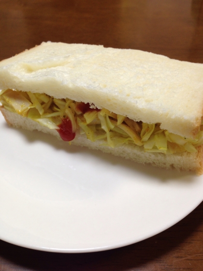 スパイシー♪キャベツとハムのカレー風味サンド