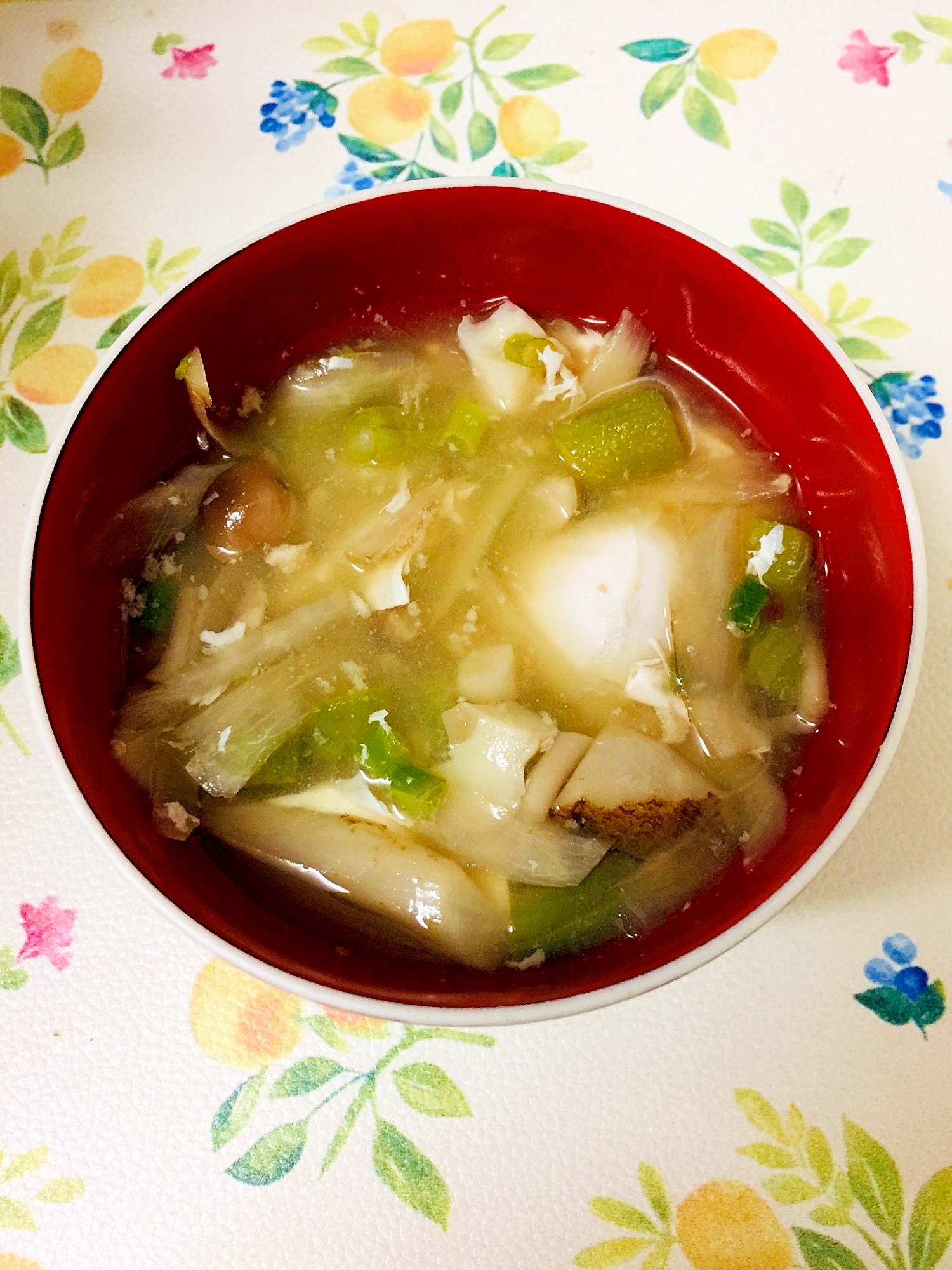 タンパク質と食物繊維がとれる具沢山味噌汁