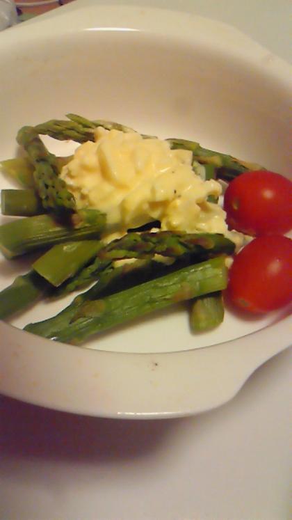 アスパラガスと卵のサラダ