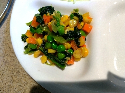 小松菜とミックスベジタブルのごまサラダ
