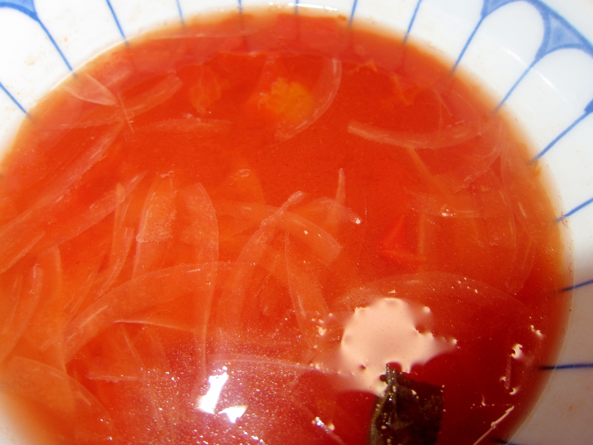 トマトオニオンバジルコンソメスープ