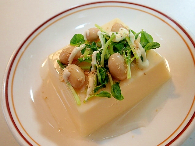すりごま/マヨかけて　豆苗と蒸し大豆の卵豆腐