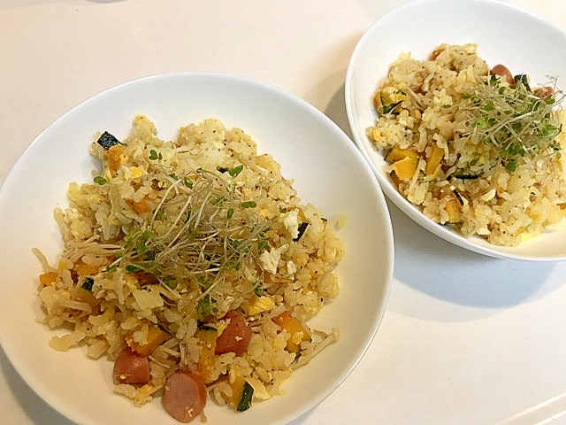 パパっと朝ご飯☆かぼちゃとエノキとウインナーの炒飯