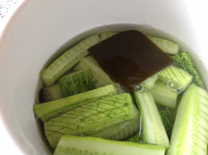 よくお祭りで売っている串に刺した きゅうりの漬物 レシピ 作り方 By ラズベリっち 楽天レシピ