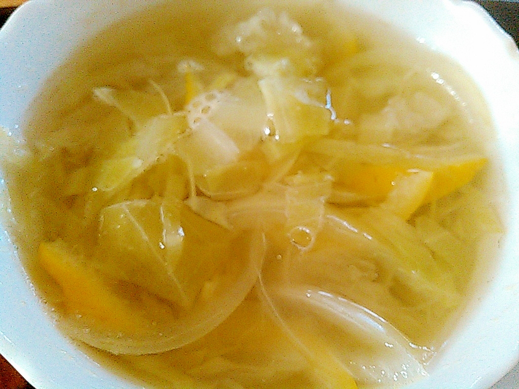 さっぱり美味しい☆キャベツ玉ねぎ柚子スープ