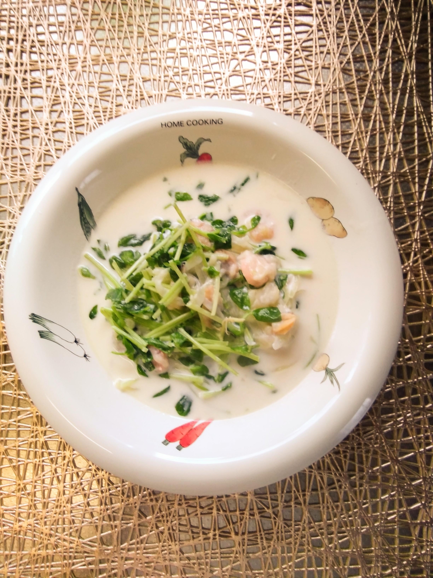 豆苗☆豆苗シーフードクリームシチュー