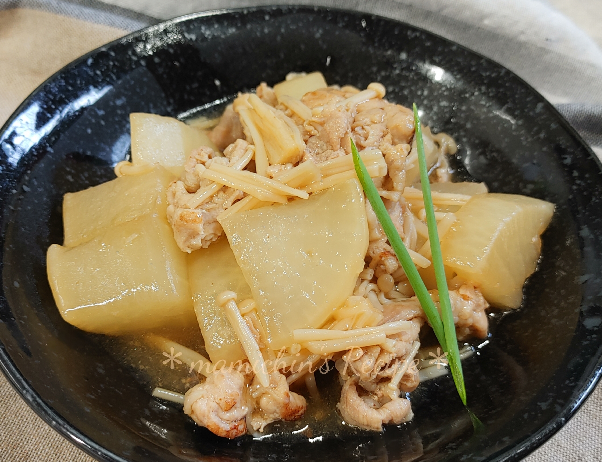 ストウブDe〜豚こま肉*大根*えのきの無水煮