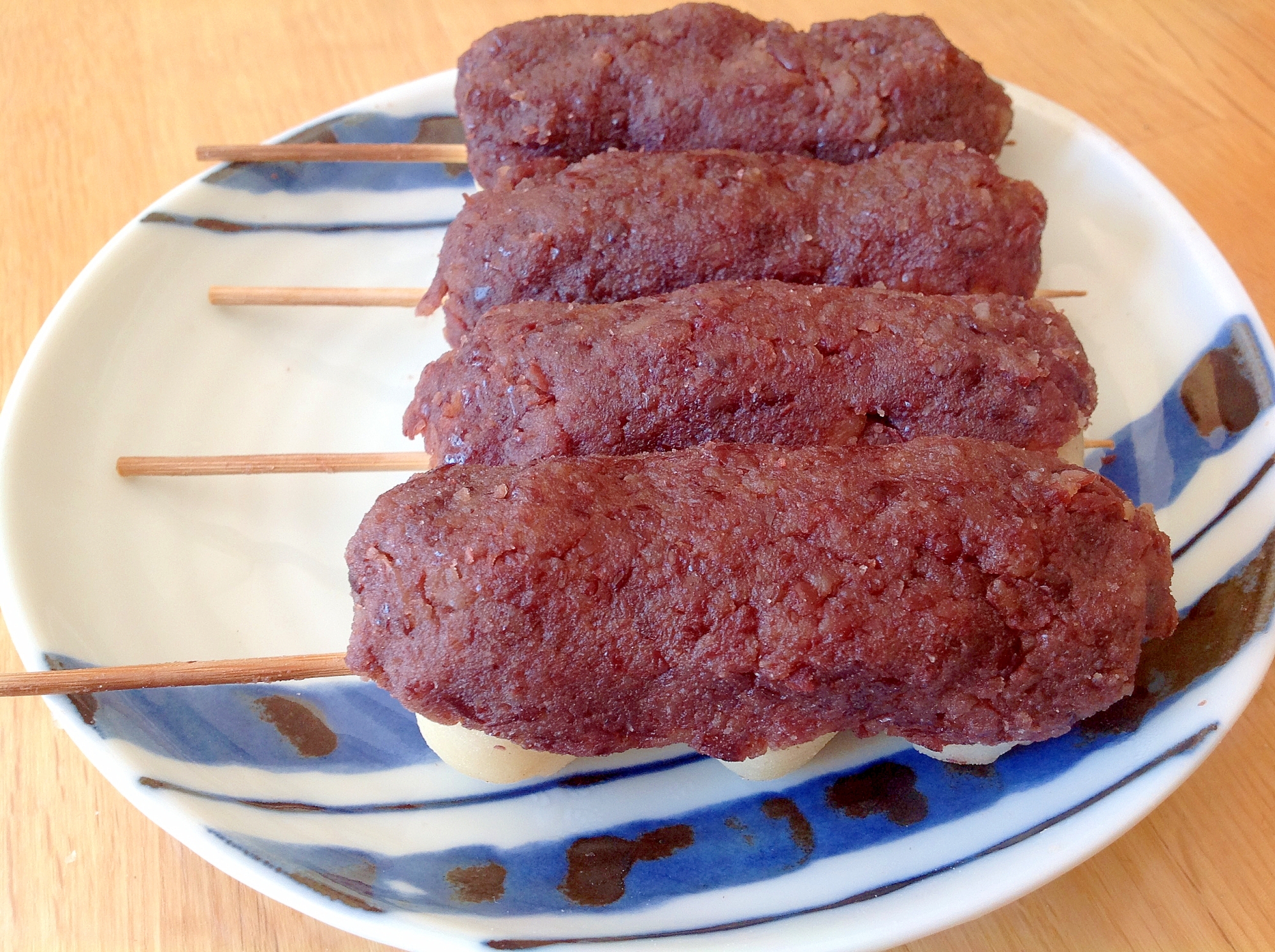 餡子の豆腐入り串団子