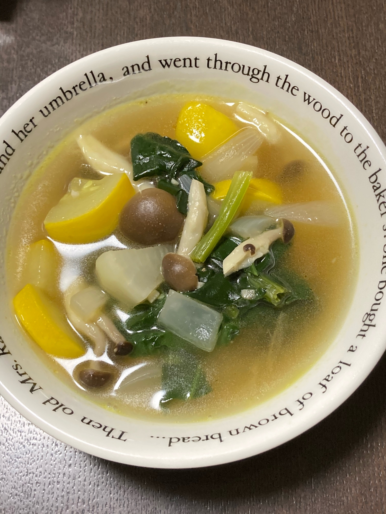 黄色ズッキーニを使った野菜スープ
