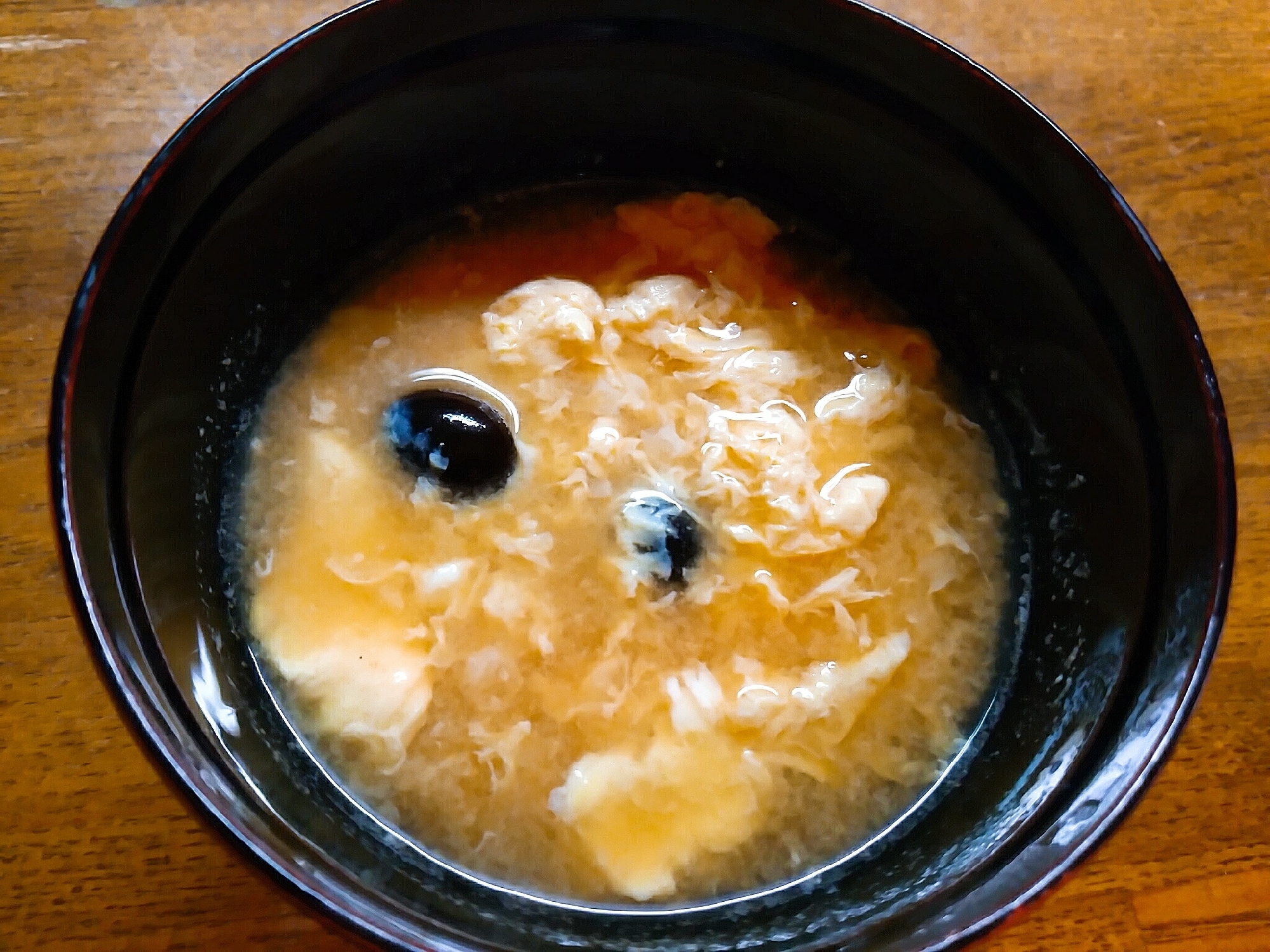 黒豆と溶き卵の味噌汁