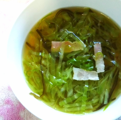 キャベツと塩昆布の簡単スープ