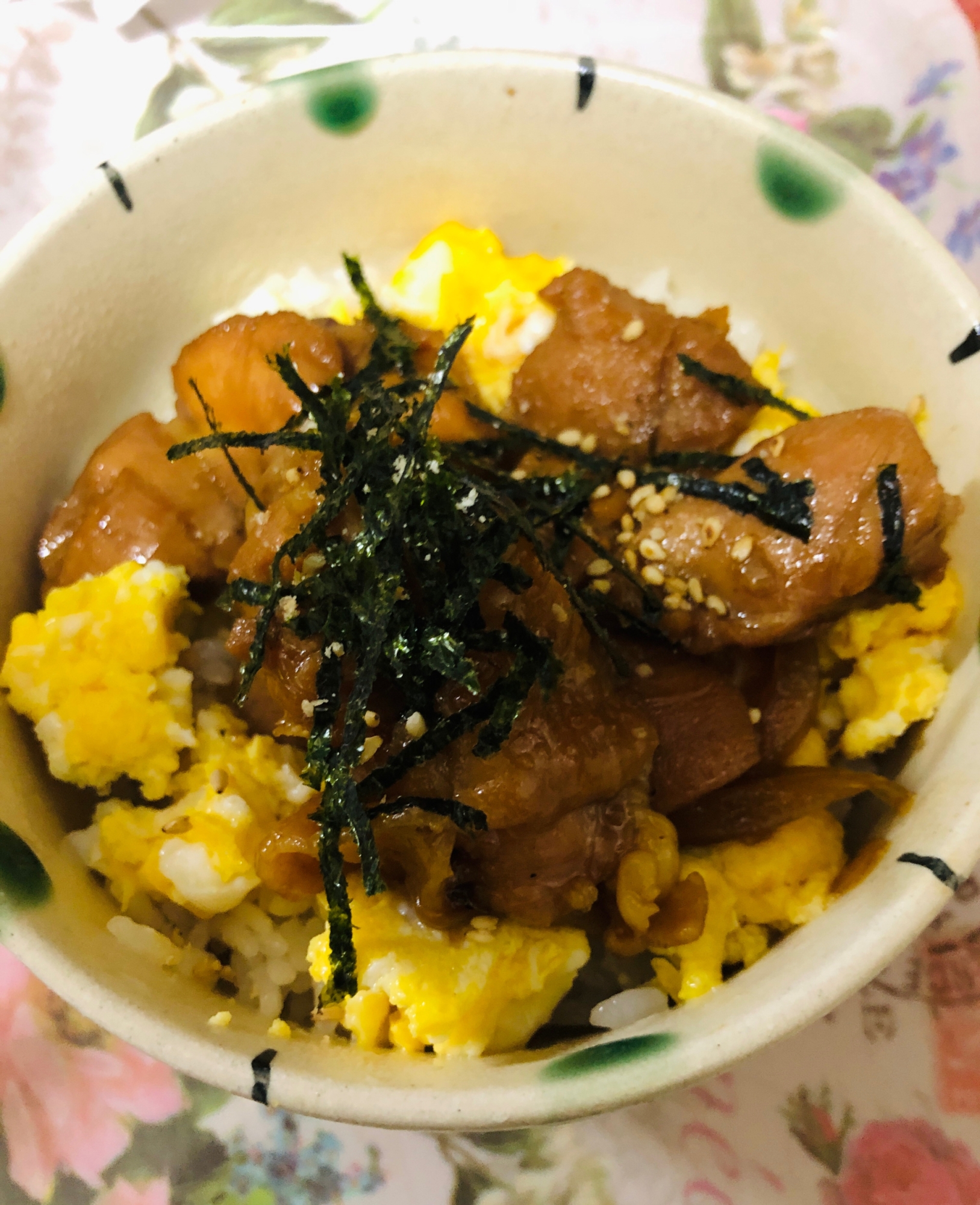 キャンプ飯♪ダッチオーブン使用の鶏丼