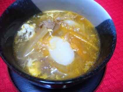 ずーっと気になっていたスープ、作っちゃいました☆
めちゃくちゃ美味しいです！！おまけに韓国のトックを入れちゃいました（*^_^*）
娘も大喜びです♪